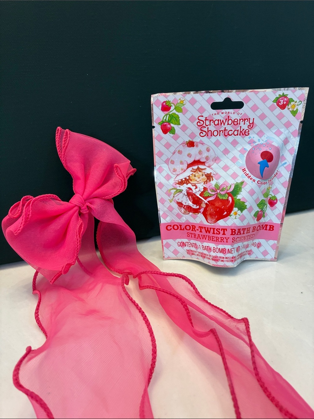 Strawberry Shortcake Pink Color-Twist Bath Bomb with Pink Hair Bow